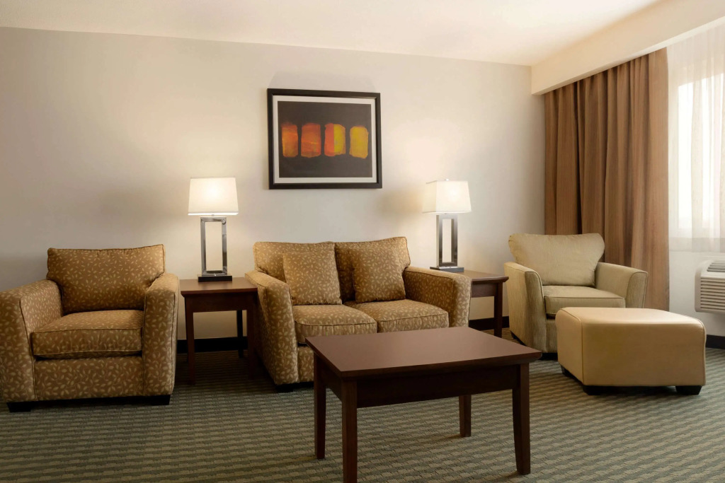 Travelodge Hotel by Wyndham Weyburn