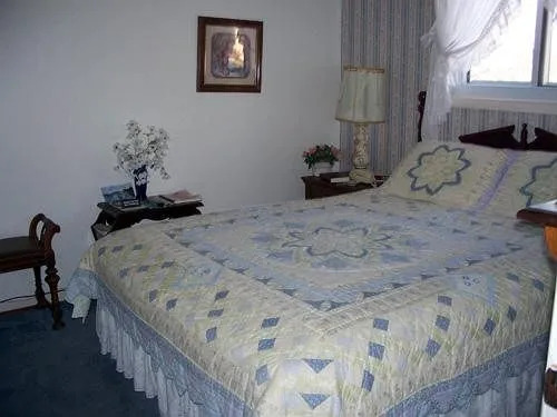 Lakeshore Bed & Breakfast