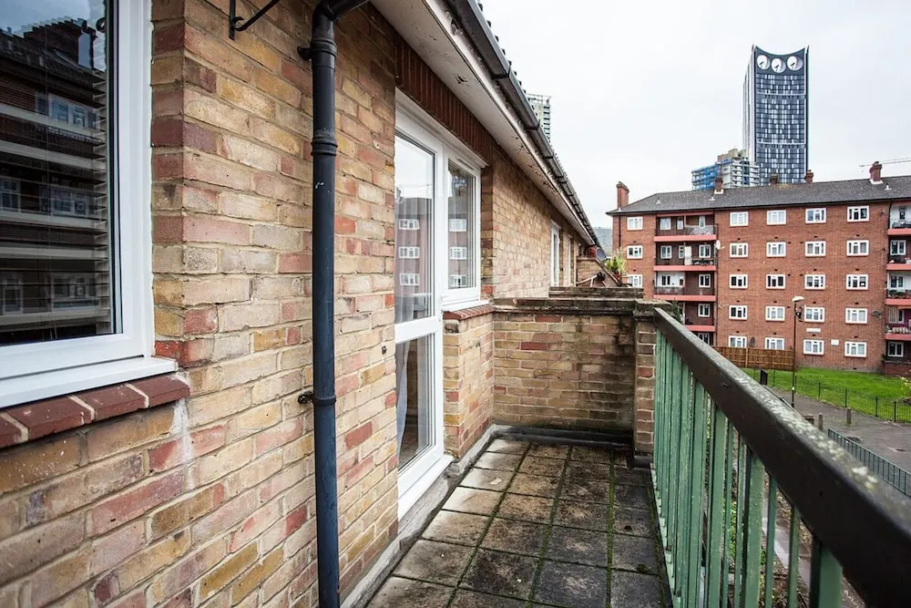 Stunning Spacious South London 1 Bed Apartment with Balcony
