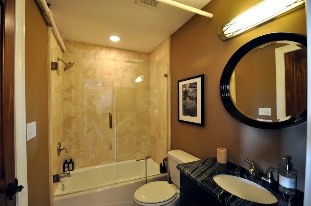 Ellington Loft - 3 Br Condo