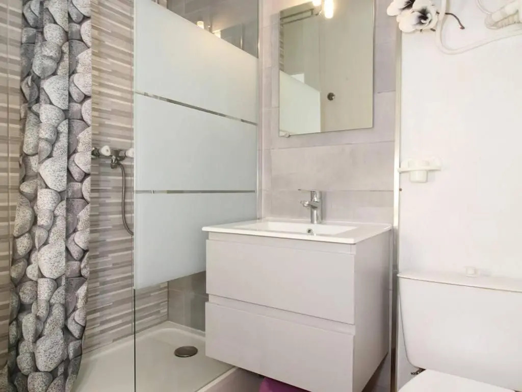 Appartement Balaruc-les-Bains, 1 pièce, 2 personnes - FR-1-553-114