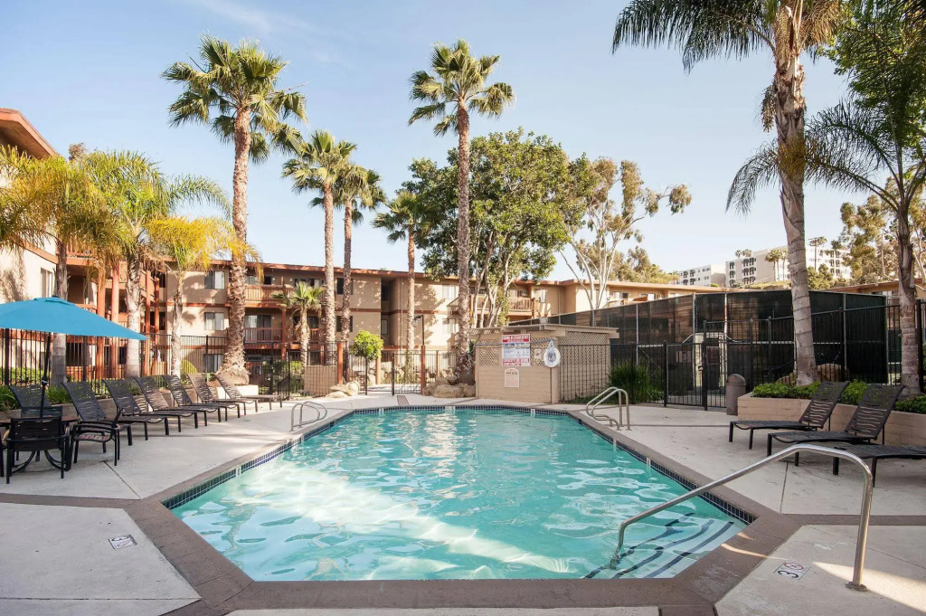 Sunshine Suites at Mid-City