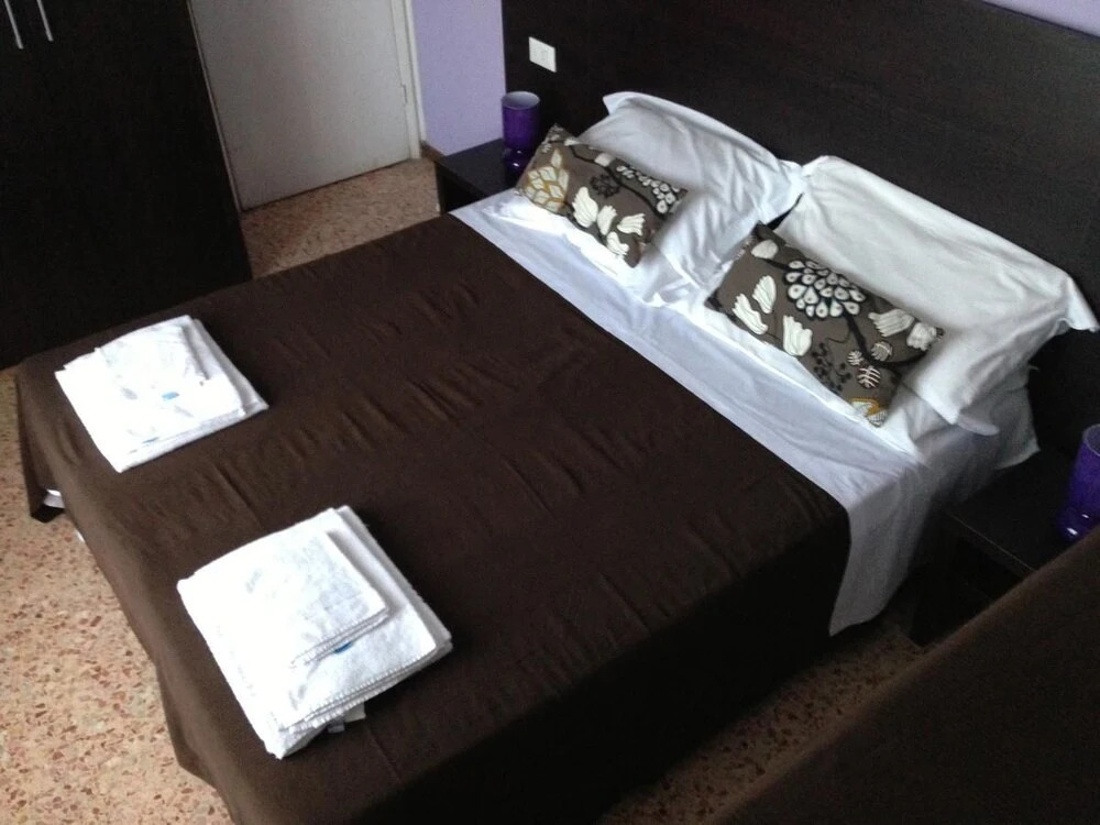 Enjoy Hotel