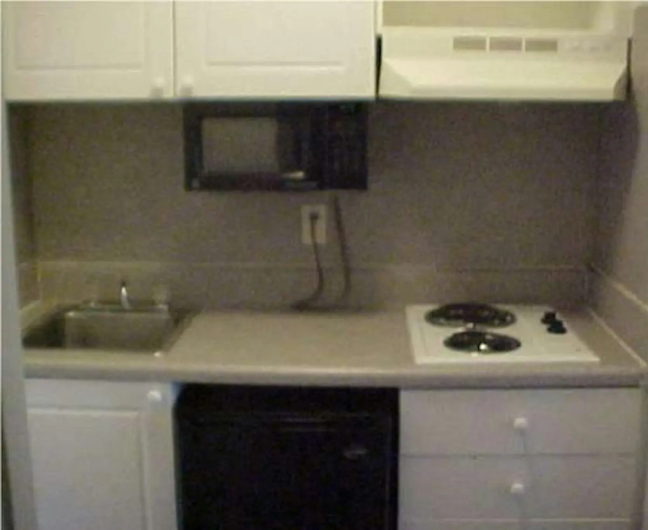 Budgetel Inn & Suites