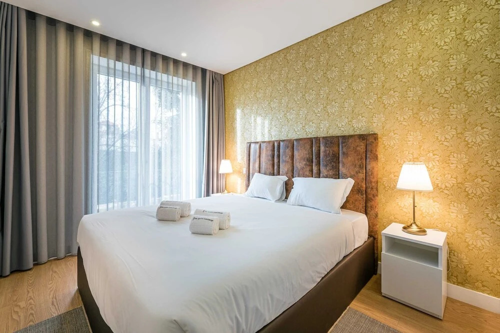Guestready - Damask Parlor