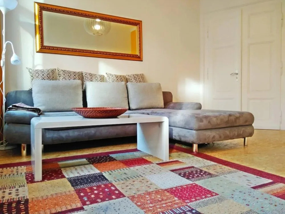 2bed Old Town Apt Sleeps 6 - Rooftop Terrace, Wifi