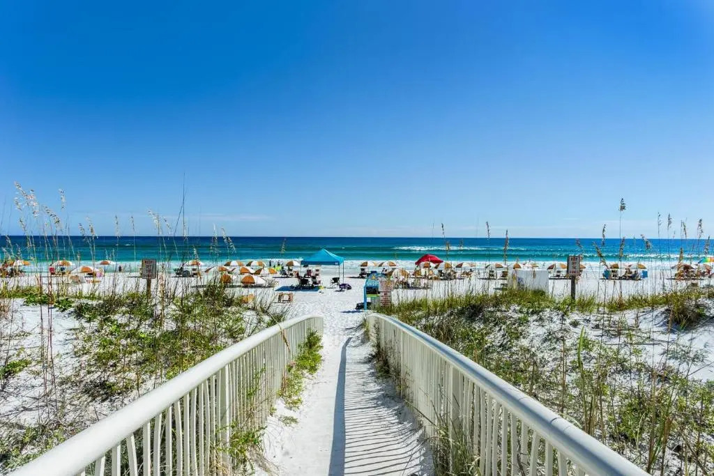 Beach Club 604