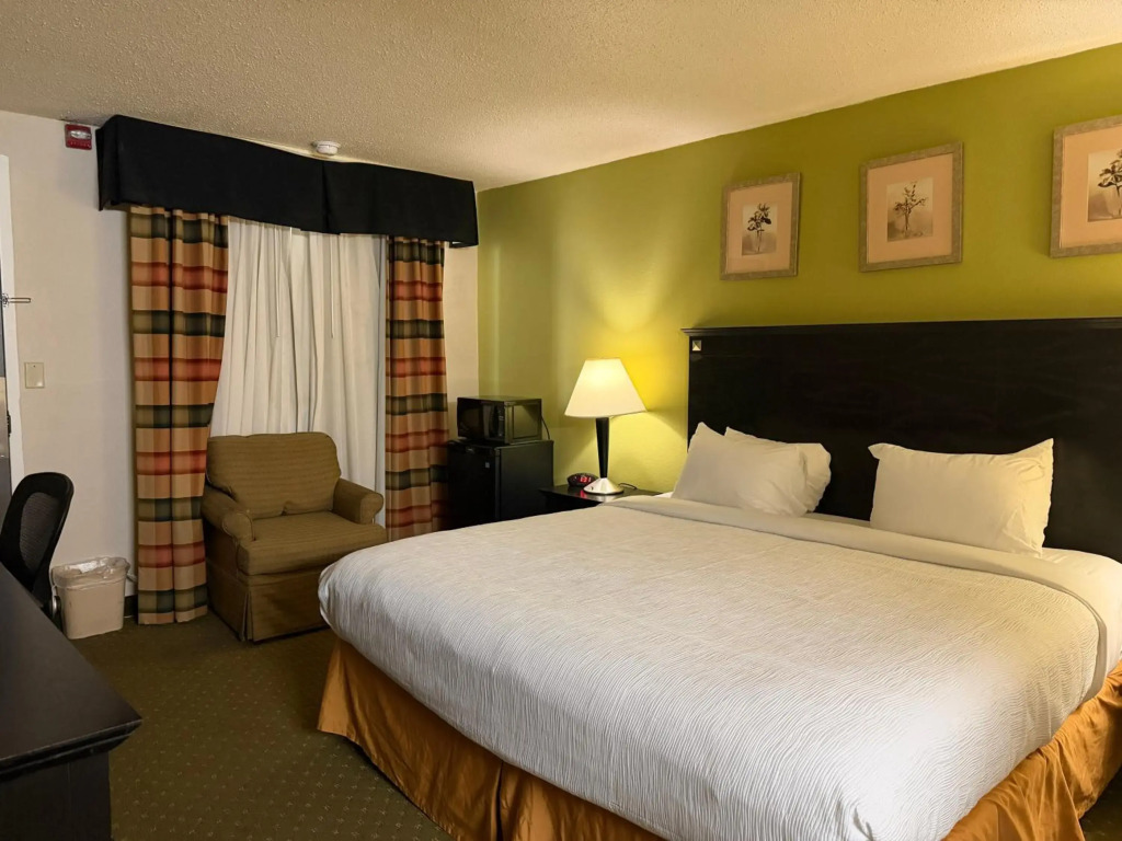 Quality Inn & Suites Moline Airport