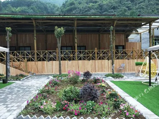 Houshan Yueyu Inn