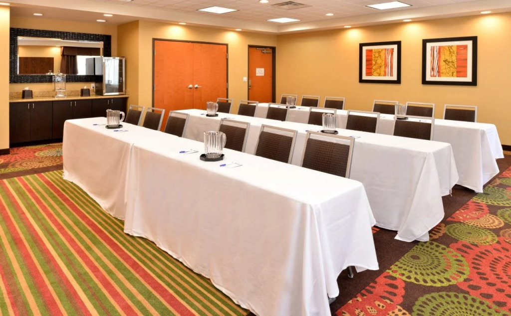 Holiday Inn Express & Suites New Martinsville by IHG