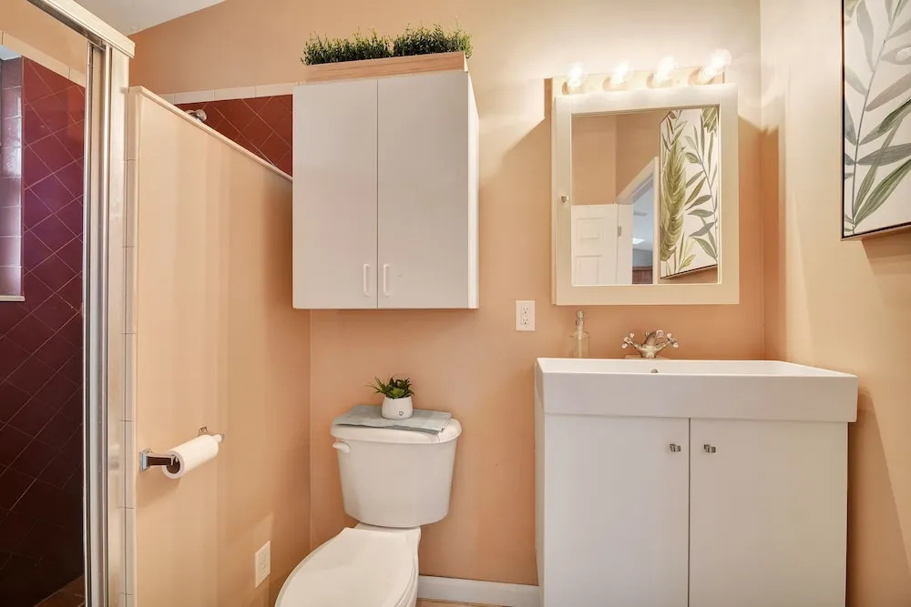 Sunshine Hideaway - Large Studio - Pet Friendly