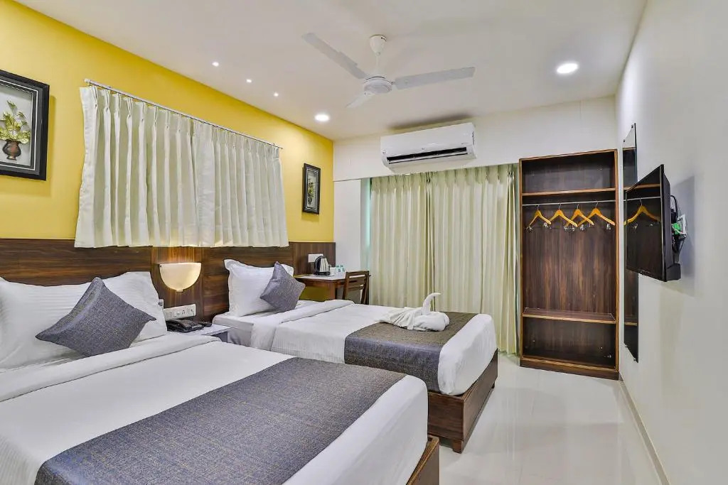 FabHotel Leo