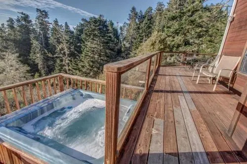 Ocean view home with Fireplace Hot Tub Deck