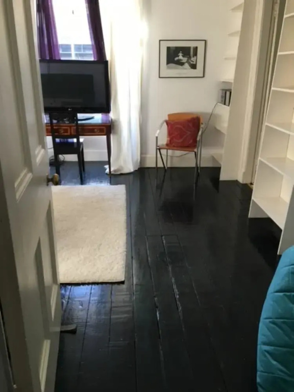 Spacious 4 Bedrooms Apartment in City Centre