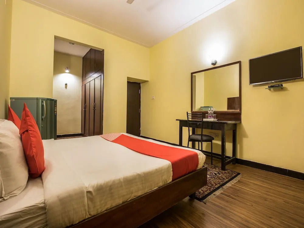 OYO 14192 Home Cozy 1BHK Cottage Sattal Road