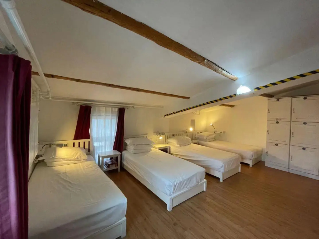 Peking Garden Youth Hostel-Houhai&Nanluoguxiang&Drum tower-Cafe&Bar&Movie night&Social area&Rooftop