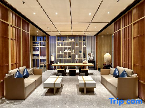 H Hotel (Wanda Plaza Chifeng University Store)