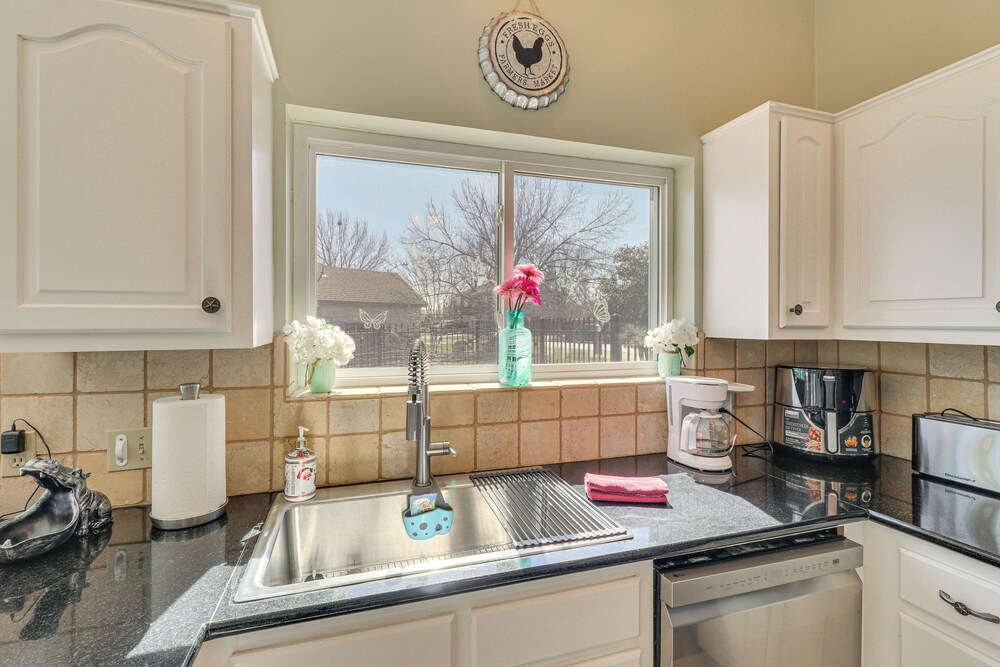 Hot Tub, Pool, & Fire Pit: Gorgeous Hutto Home