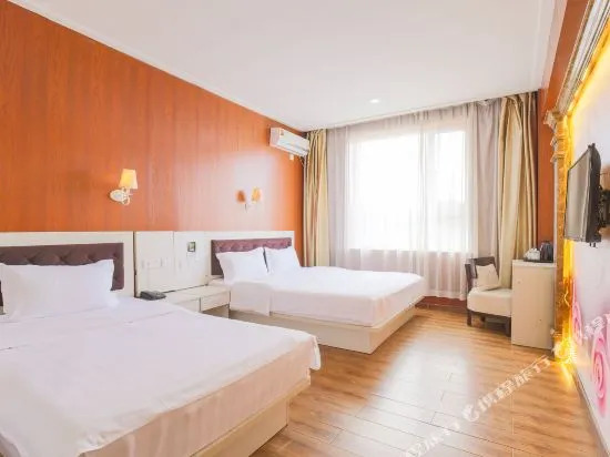 Home Inn Huayi Collection Hotel (724 Factory)