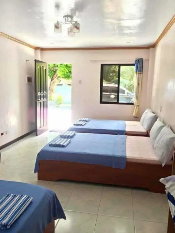 OYO 1166 Hotel Wooden Crib