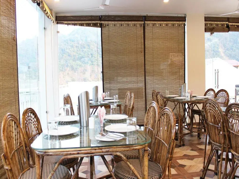 Oyo 2749 Hotel Vedas