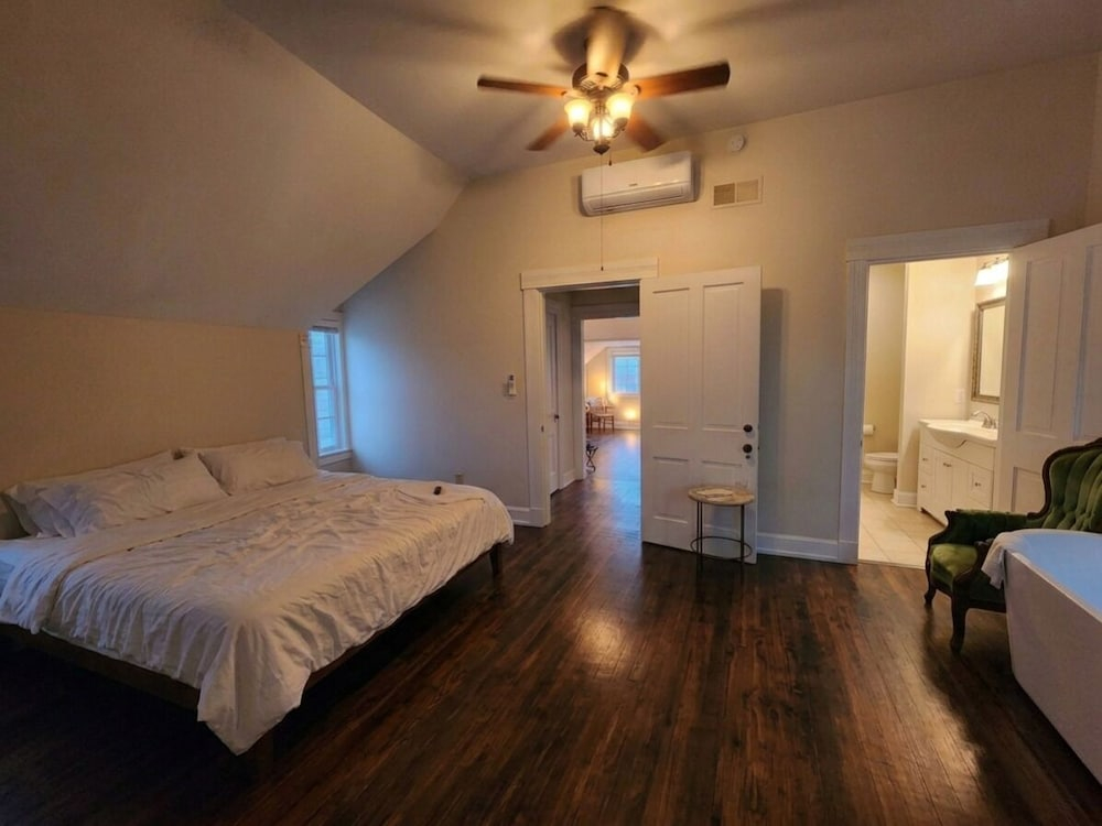 Moon River Bed and Breakfast