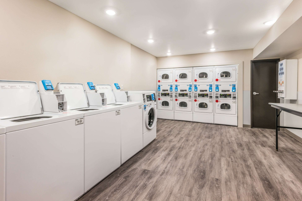 WoodSpring Suites Linden