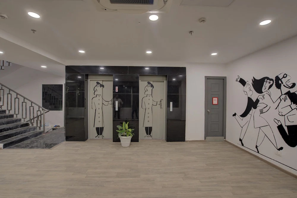 OYO Townhouse 114 Eureka Grand