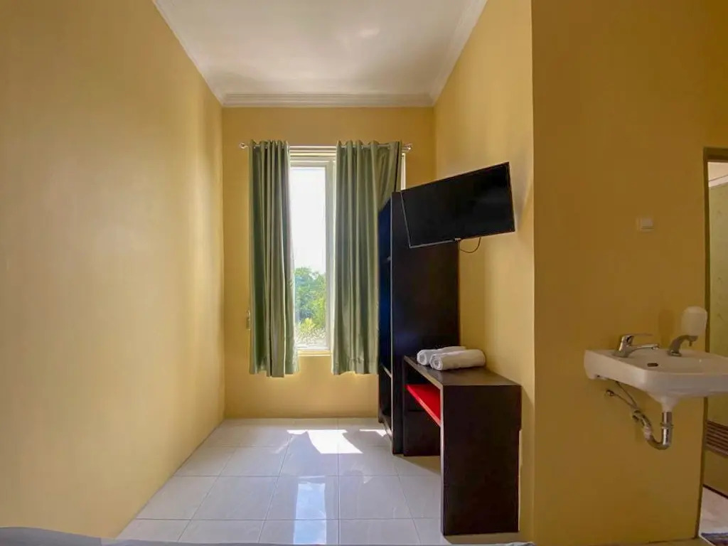 Rama Shinta Homestay near Gembira Loka Zoo RedPartner