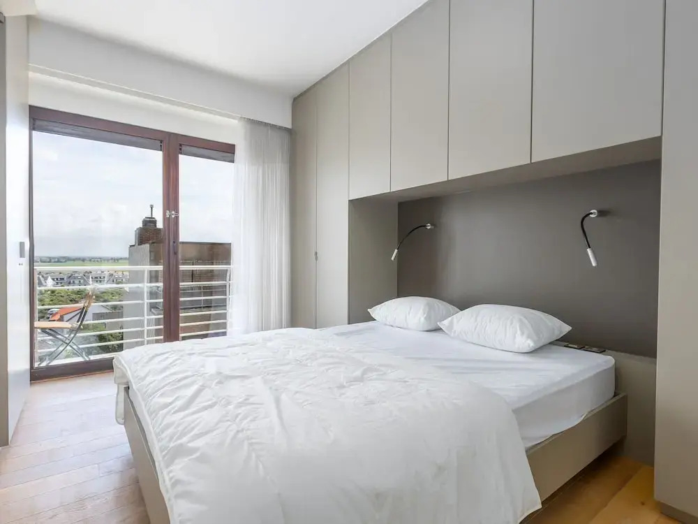 Spacious Apartment on the Seafront