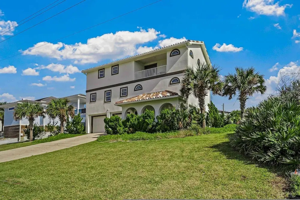 Beach House Mansion- Private Beach Walk Over