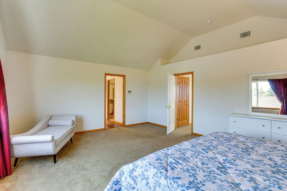 Seaside Eureka Vacation Rental w/ Bay Views!