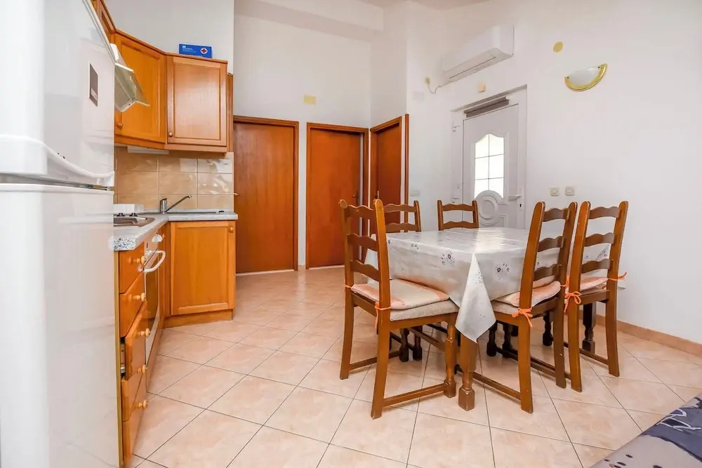 Apartments Zdravko