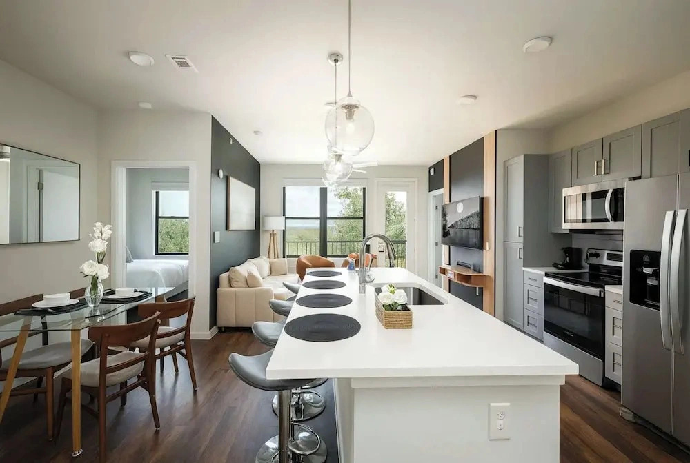 Labor by Stylish Stays