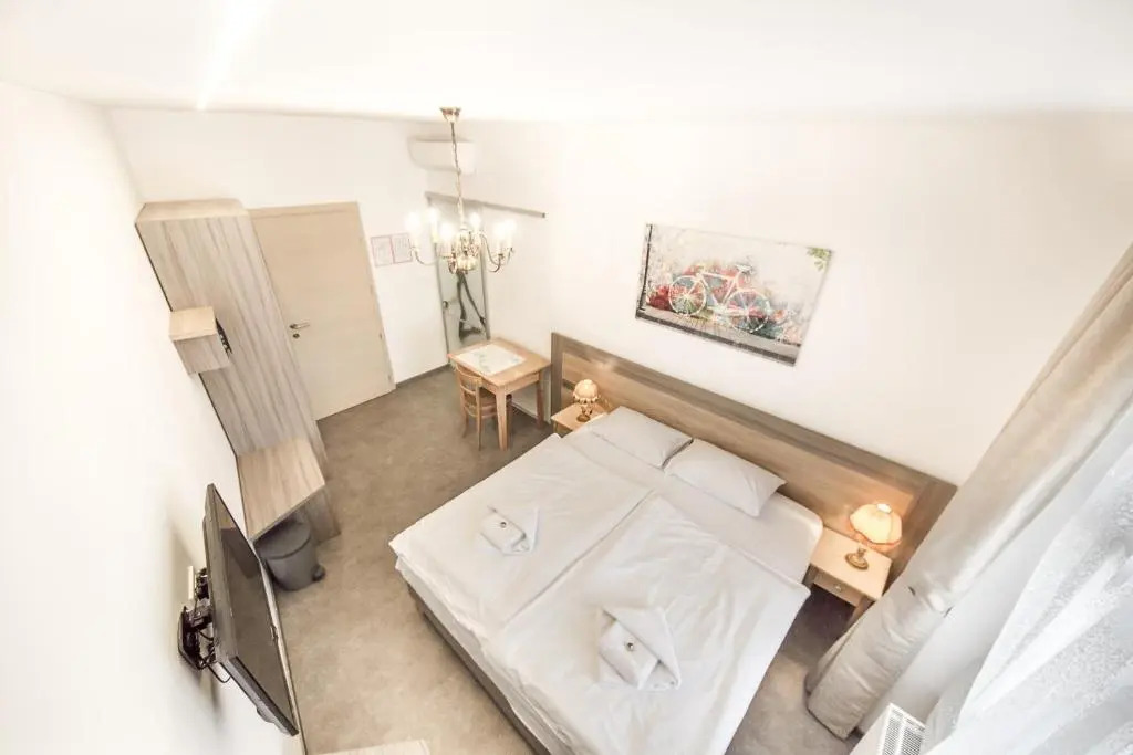 OH Apartments & Rooms