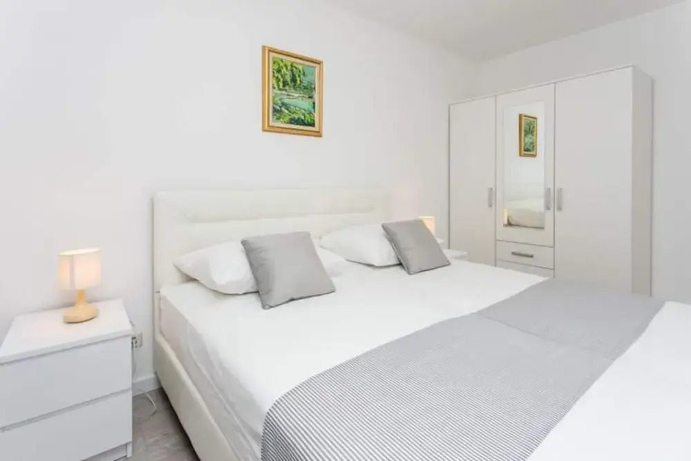Apartment Dupcic - Two Bedroom Apartment With Balcony