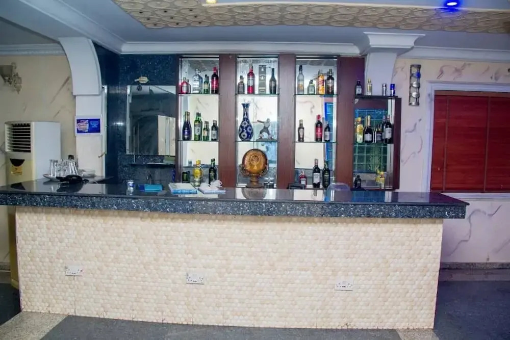 Flora Suites