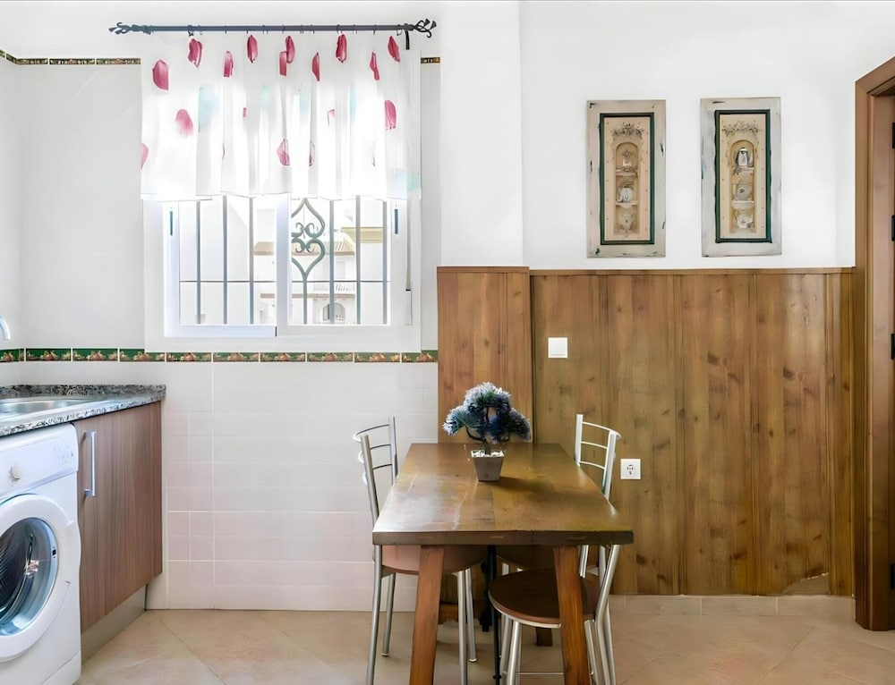 Peaceful Apartment Close to the Coast