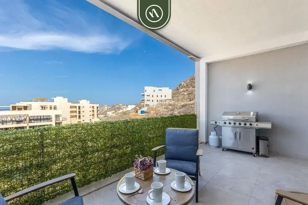 New 2 BR Condo With Private Terrace - BBQ