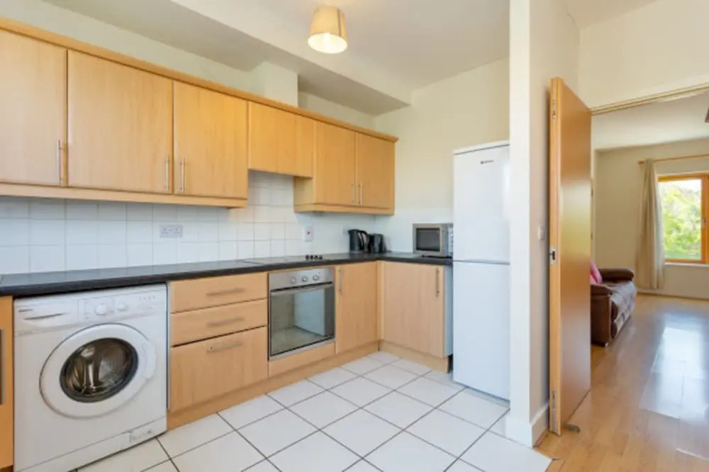 Modern 2 Bedroom Apartment With Private Balcony