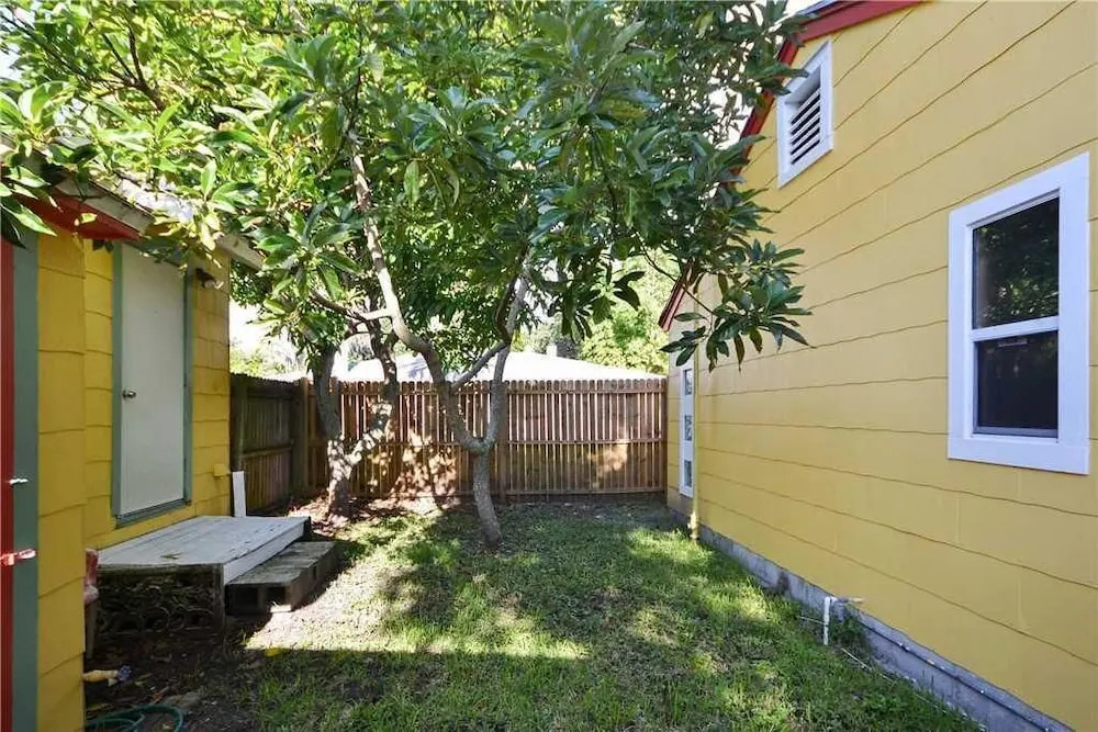 Starfish Cottage - Two Bedroom Home