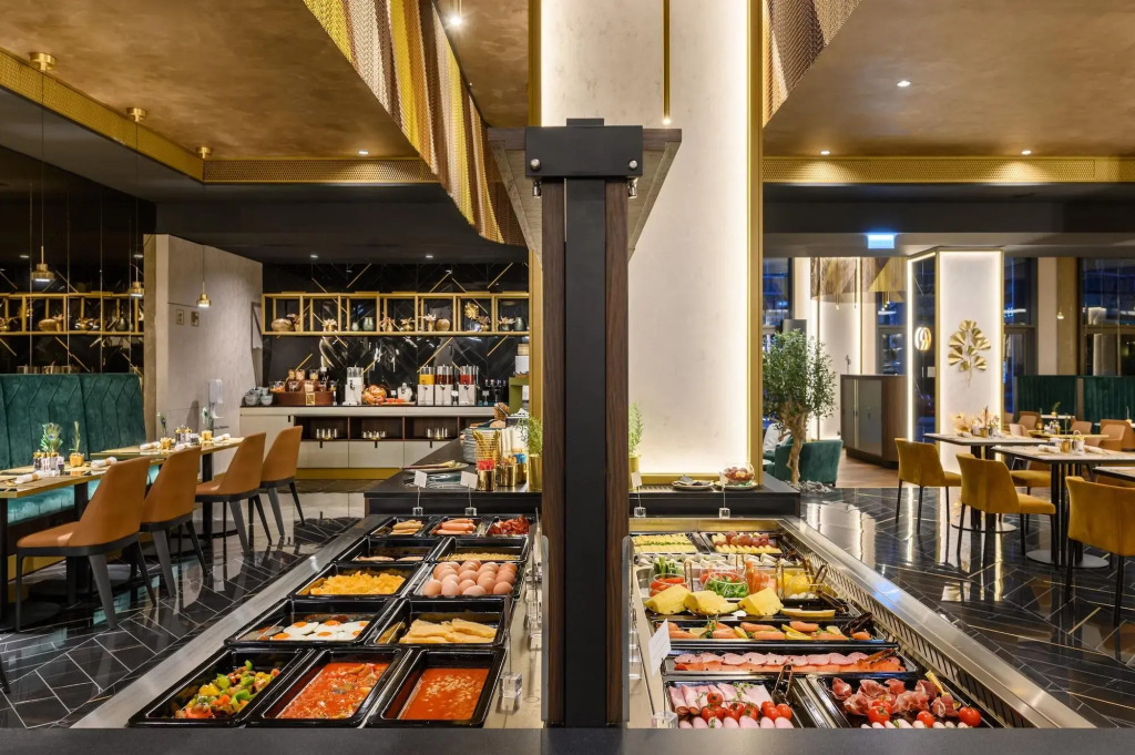 Emerald Downtown Luxury Suites by Continental Group