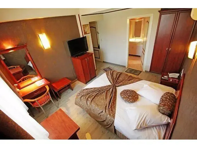 Uzun Jolly Hotel