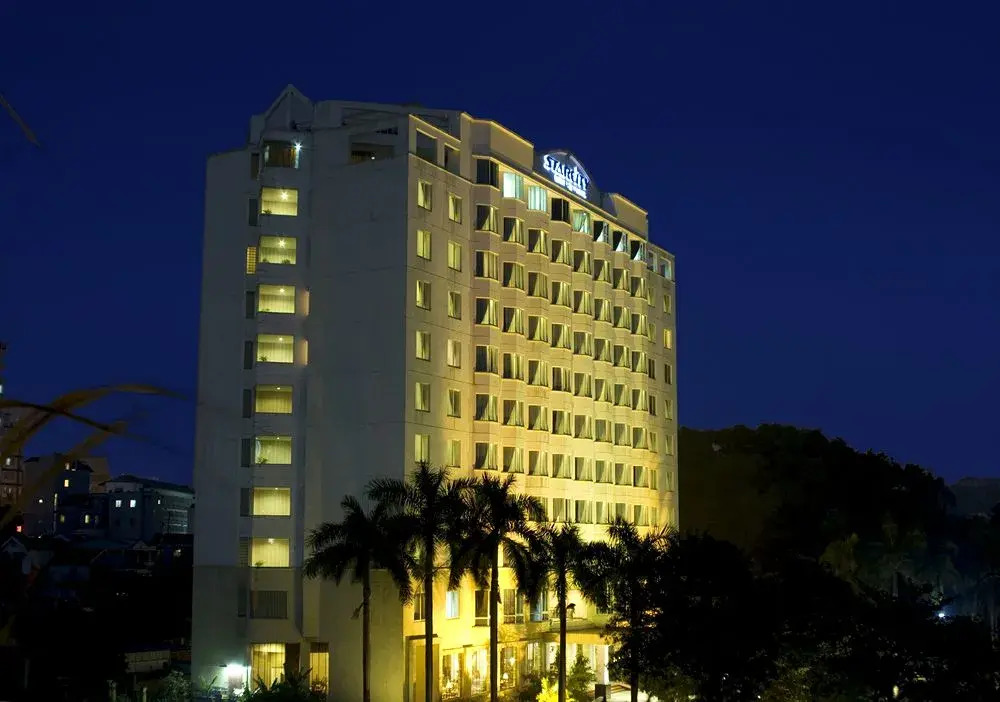 Aloha Ha Long Hotel