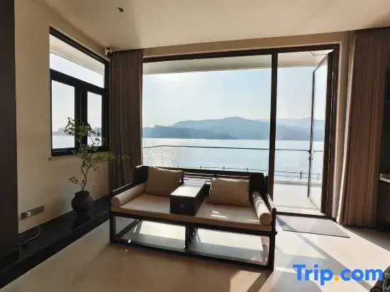 Mulan Lake View Villa: See Mountains & Gaze at Sea