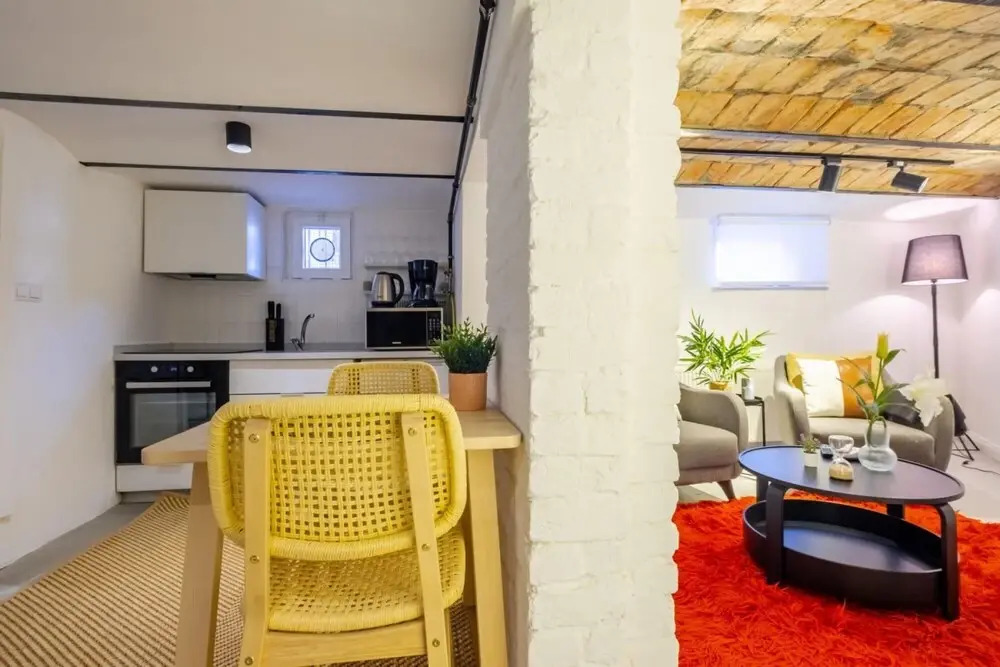 Vibrant Flat 5 Minutes Walk to Istiklal in Beyoglu