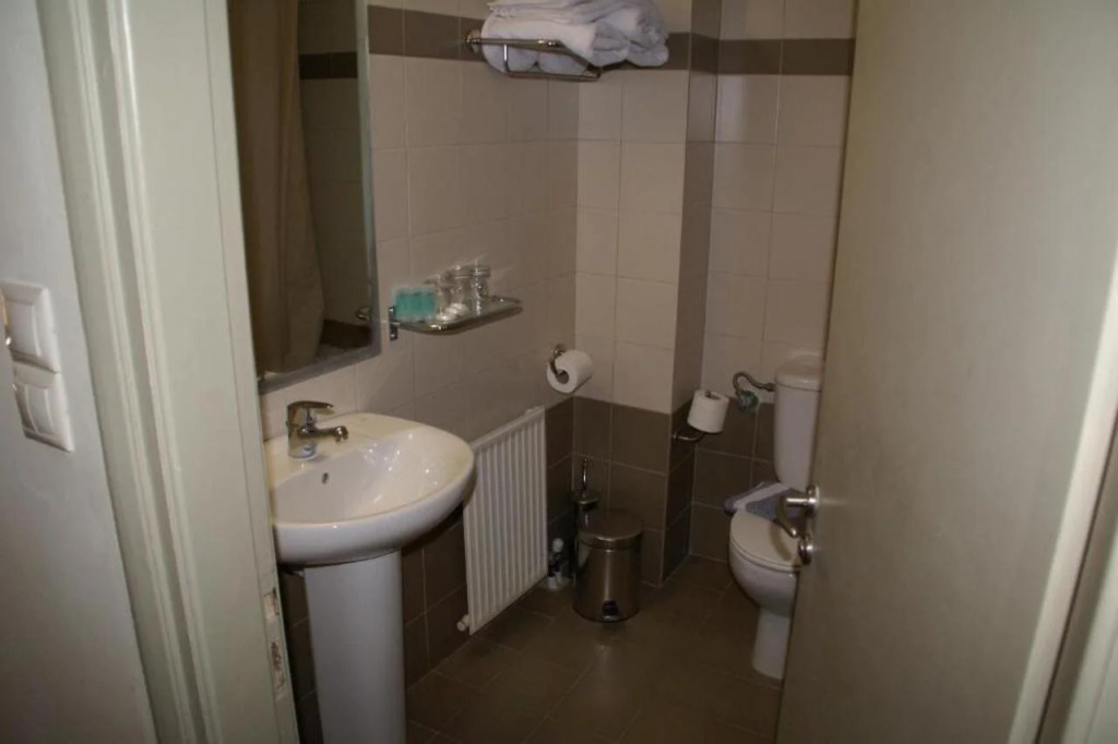 Yria Hotel