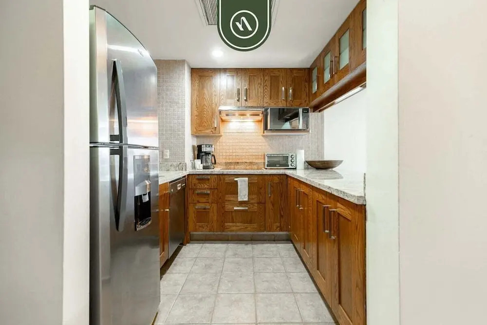 3BR Condo in the Krystal Grand Hotel - Beach