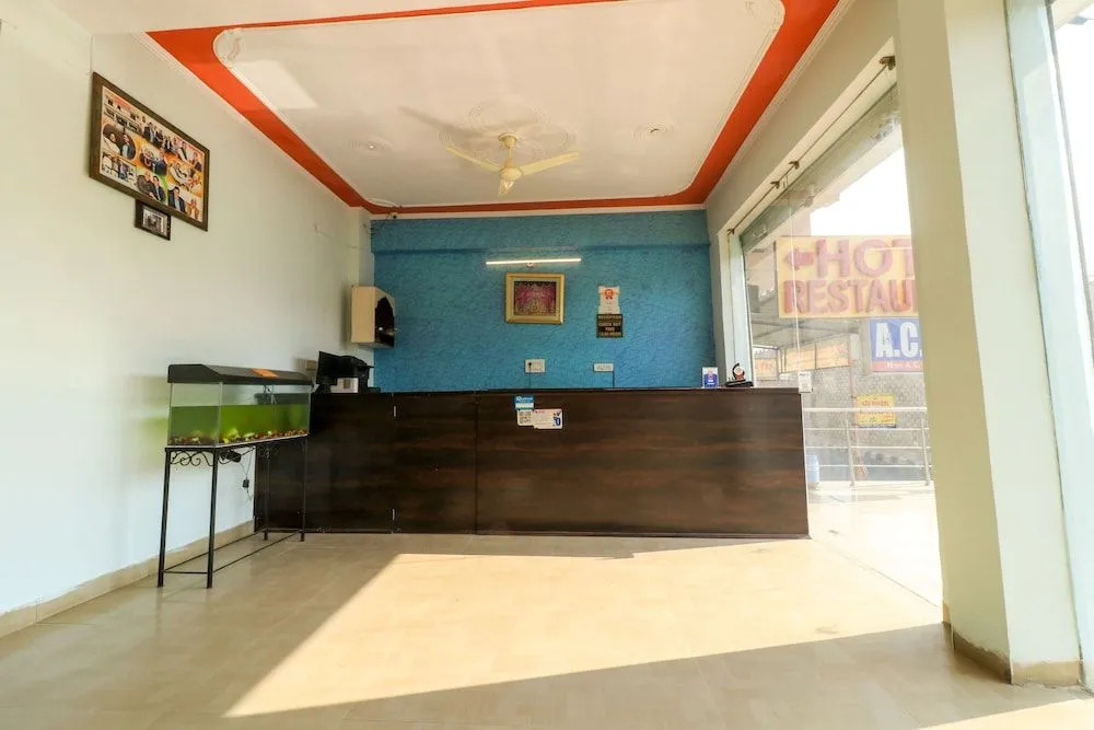 OYO 24228 Hotel Hans