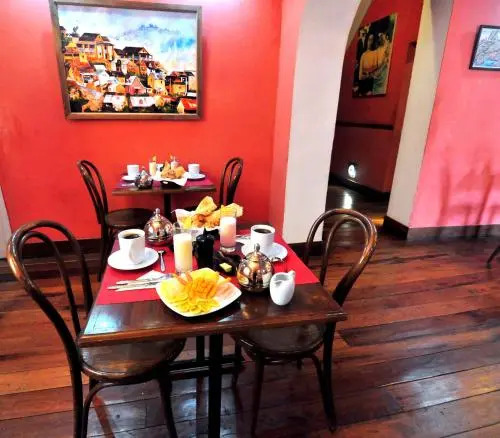 Rova Hotel